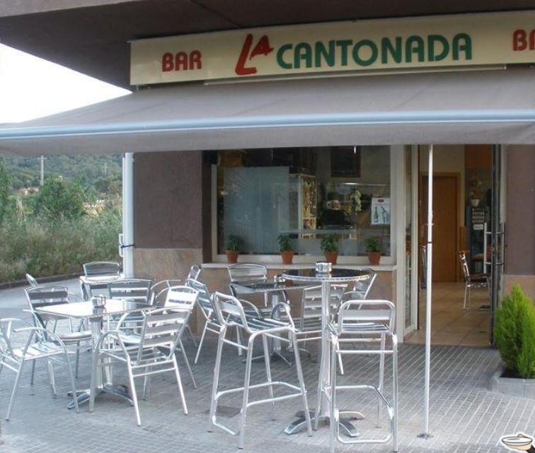 Façana bar de la Cantonada