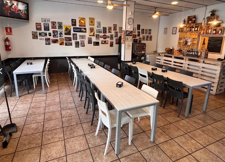 Espai interior cafè bar la Sínia