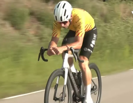 Ciclista durant el Memorial Isidre Pou