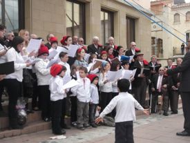 Caramelles singing at the door of the City Hall