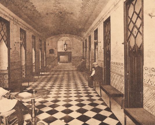 La galeria de banys del Balneari Blancafort a la dècada de 1920 |Foto cedida per Víctor Krenn